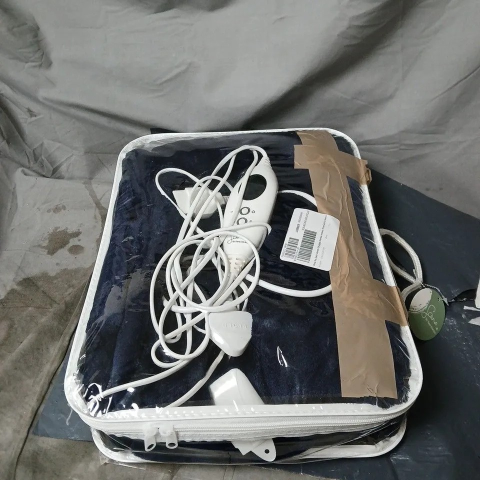 SARA BY SARA DAVIES SNUGGLY SHERPA HEATED THROW