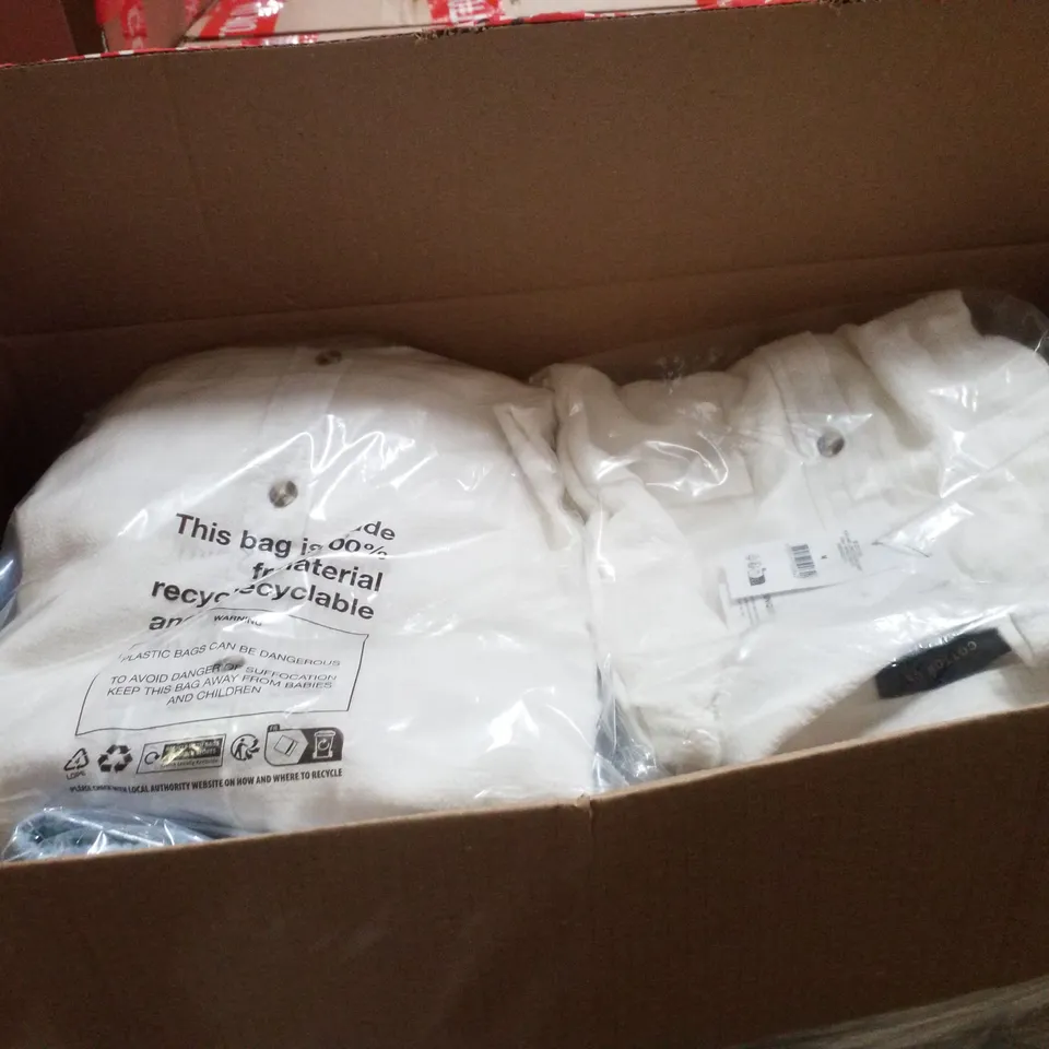 PALLET CONTAINING ASSORTED CLOTHING INCLUDING LONG SLEEVE SHIRT, FLANNEL PANTS & ZIP UP HOODIE