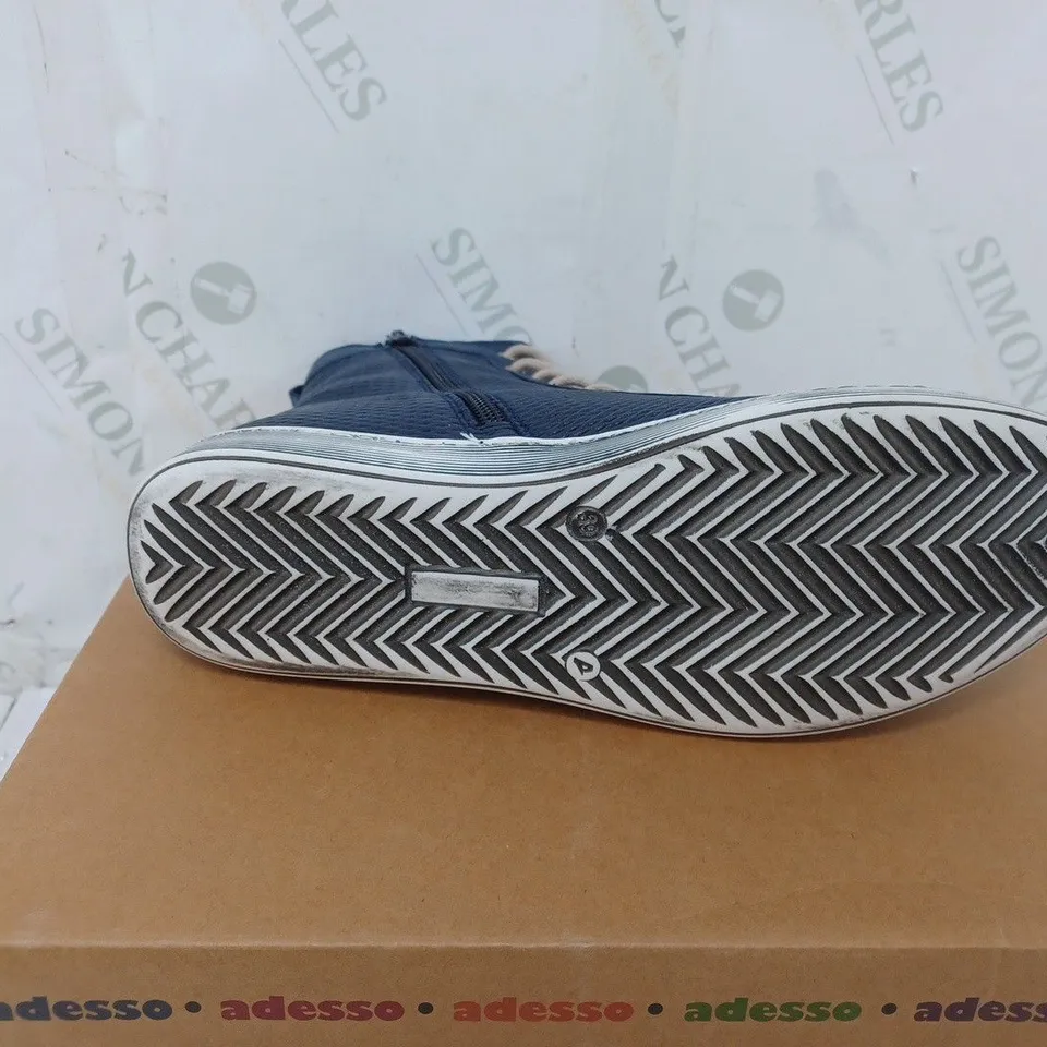 BOXED PAIR OF ADESSO BOOTS IN NAVY BLUE SIZE 6