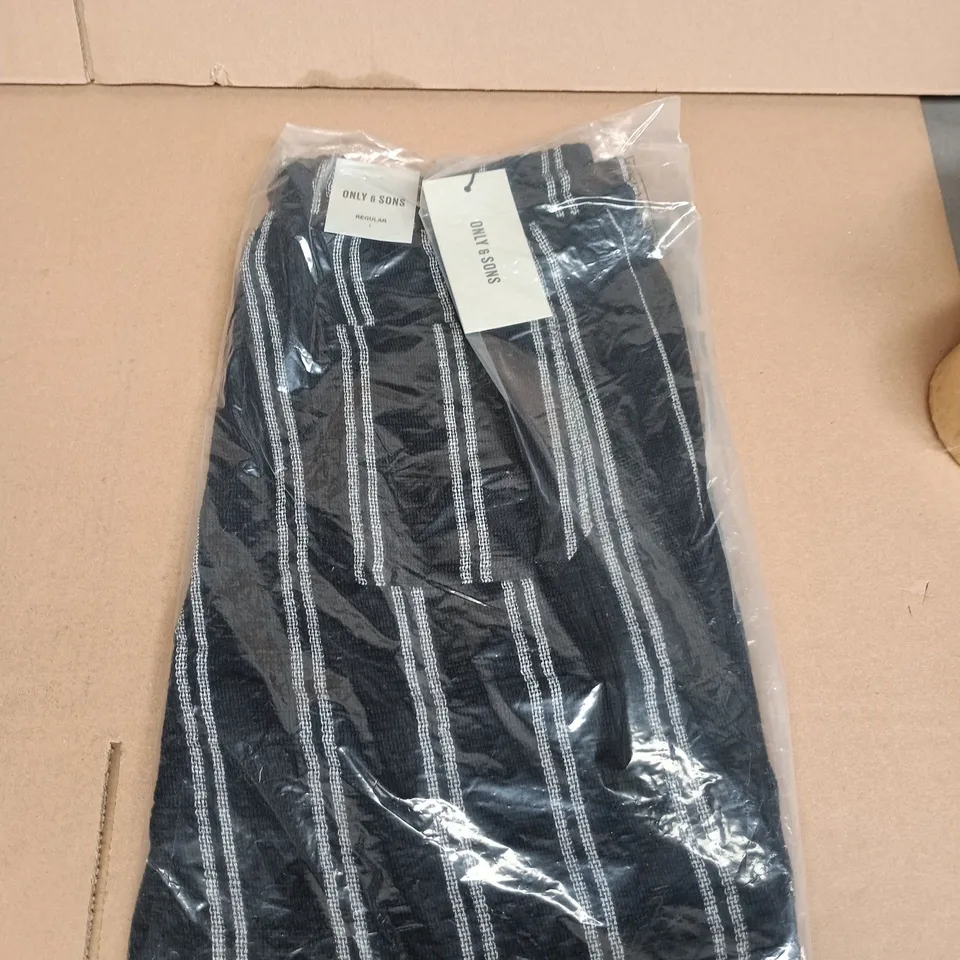 Only & Sons Stripe Shorts – Dark Navy, UK Size L