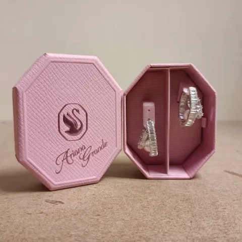 SWAROVSKI ARIANA GRANDE PEARL & CRYSTAL HOOP EARRINGS – PINK HEXAGONAL BOX
