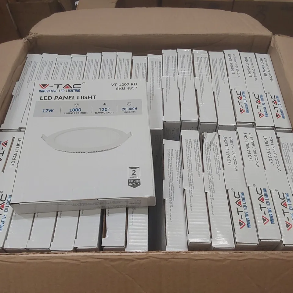PALLET CONTAINING A VERY LARGE QUANTITY OF ASSORTED LIGHTING PRODUCTS TO INCLUDE: ADVANCE WHITE FRAME LIGHTS, LED PANEL LIGHTS ECT