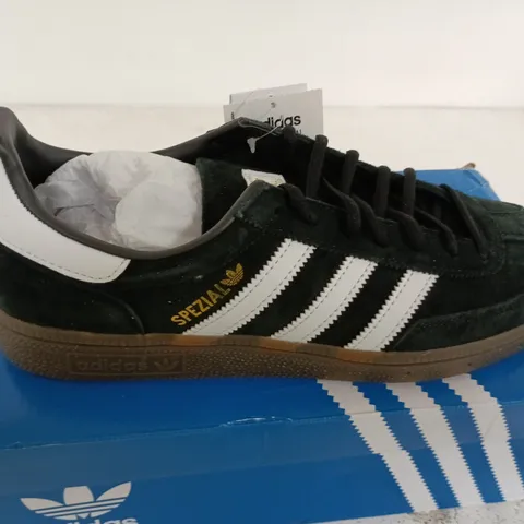 ADIDAS HANDBALL SPEZIAL SIZE 9.5 IN BLACK 