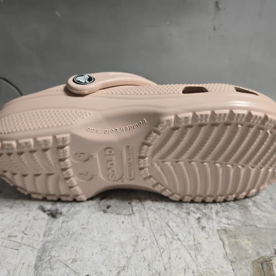 UNBOXED PAIR OF CROCS CLASSIC IN PINK - UK M4/W5