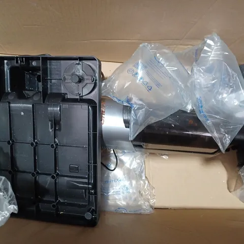 BOXED SHARK CORDLESS HYDROVAC 3-IN-1 HARD FLOOR CLEANING SYSTEM WD210UK - COLLECTION ONLY