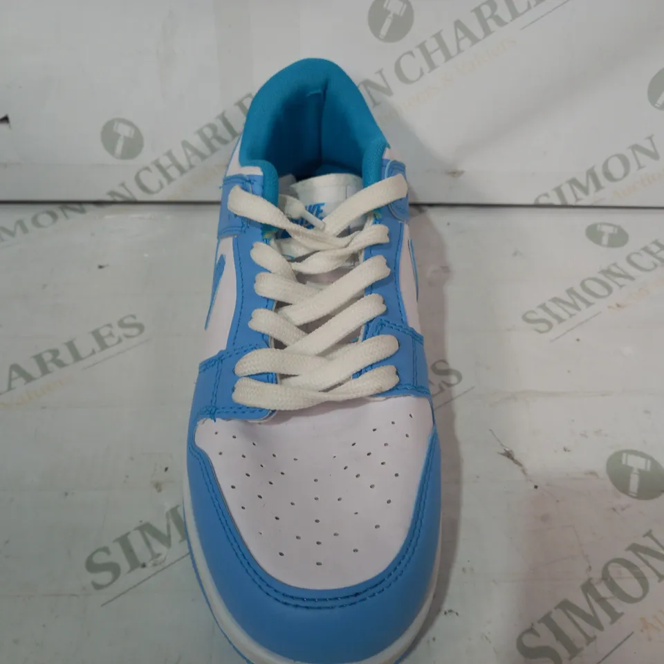 PAIR OF NIKE DUNK LOW PRO TRAINERS IN BLUE/WHITE UK SIZE 8