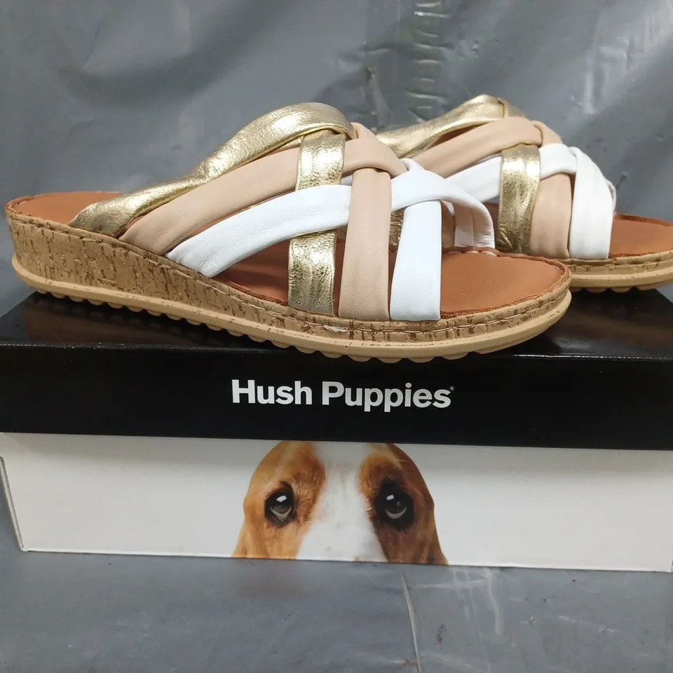 BOXED PAIR OF HUSH PUPPIES ALYSSA SLIDE SANDALS IN GOLD/MULTI SIZE 8