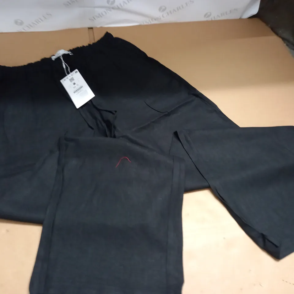 BERSHKA BLACK TROUSERS - M