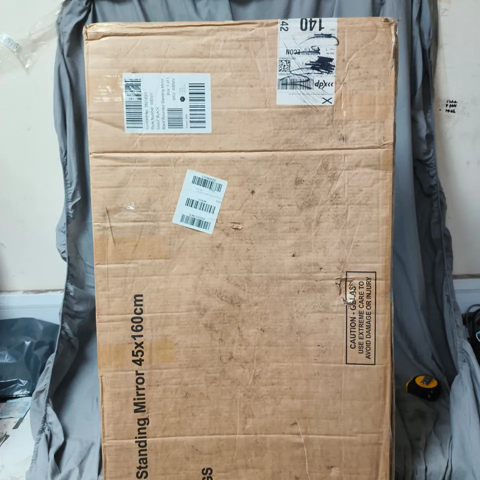 THE VERY COLLECTION BLACK ROUNDED STANDING MIRROR 45X160CM