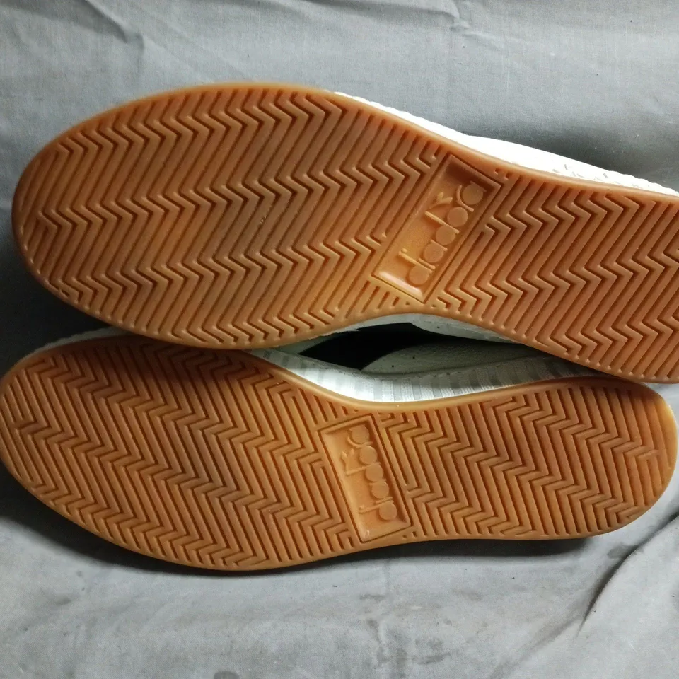 DIADORA WHITE LEATHER SNEAKERS WITH BLACK SIDE STRIPE AND YELLOW HEEL PATCH (MEN'S) - UK 8.5