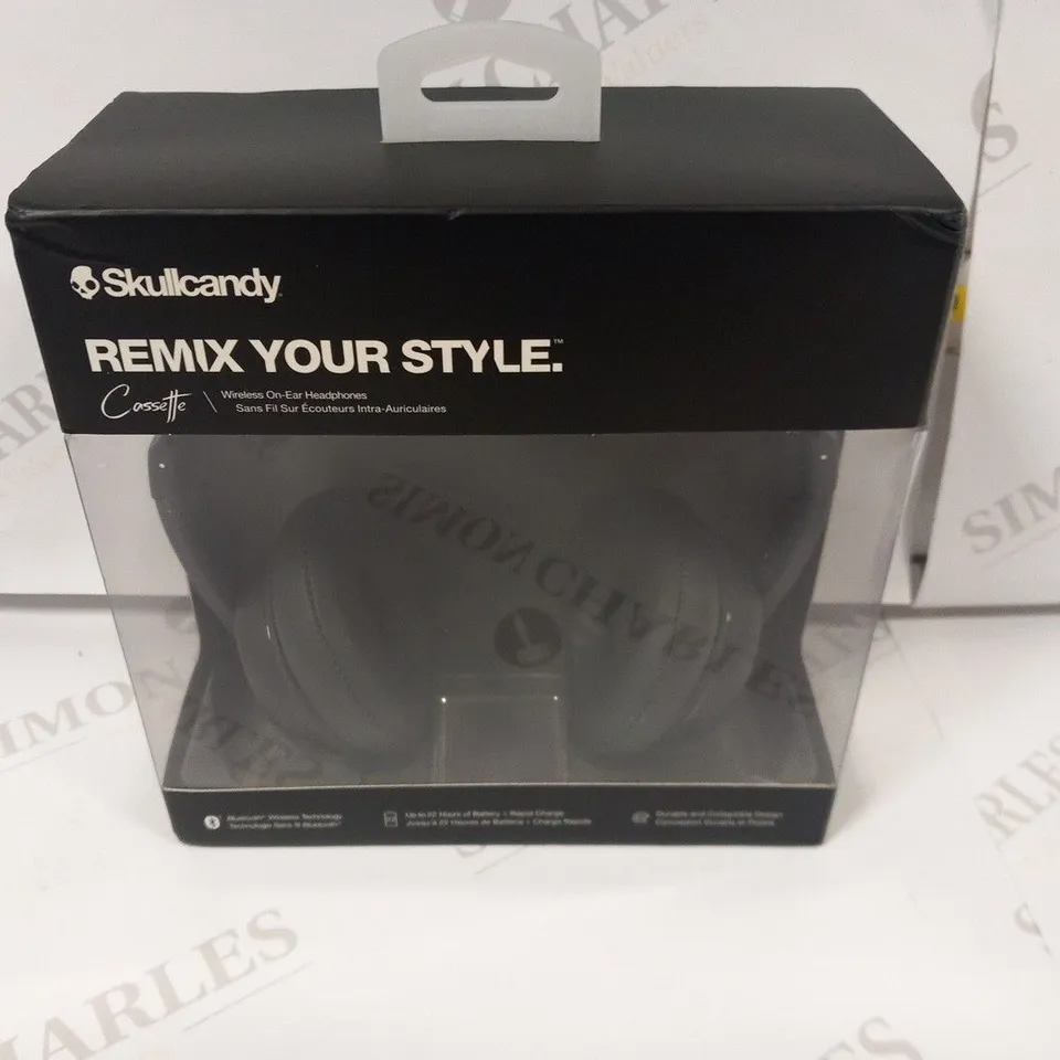 BOXED SKULLCANDY REMIX YOUR STYLE CASSETTE WIRELESS ON EAR HEADPHONES