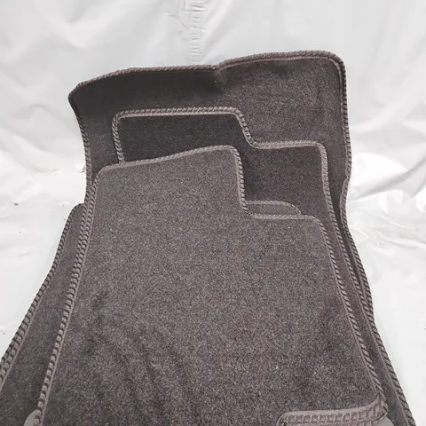 UNBRANDED SET OF 4 CAR MATS IN BLACK - MODEL UNSPECIFIED