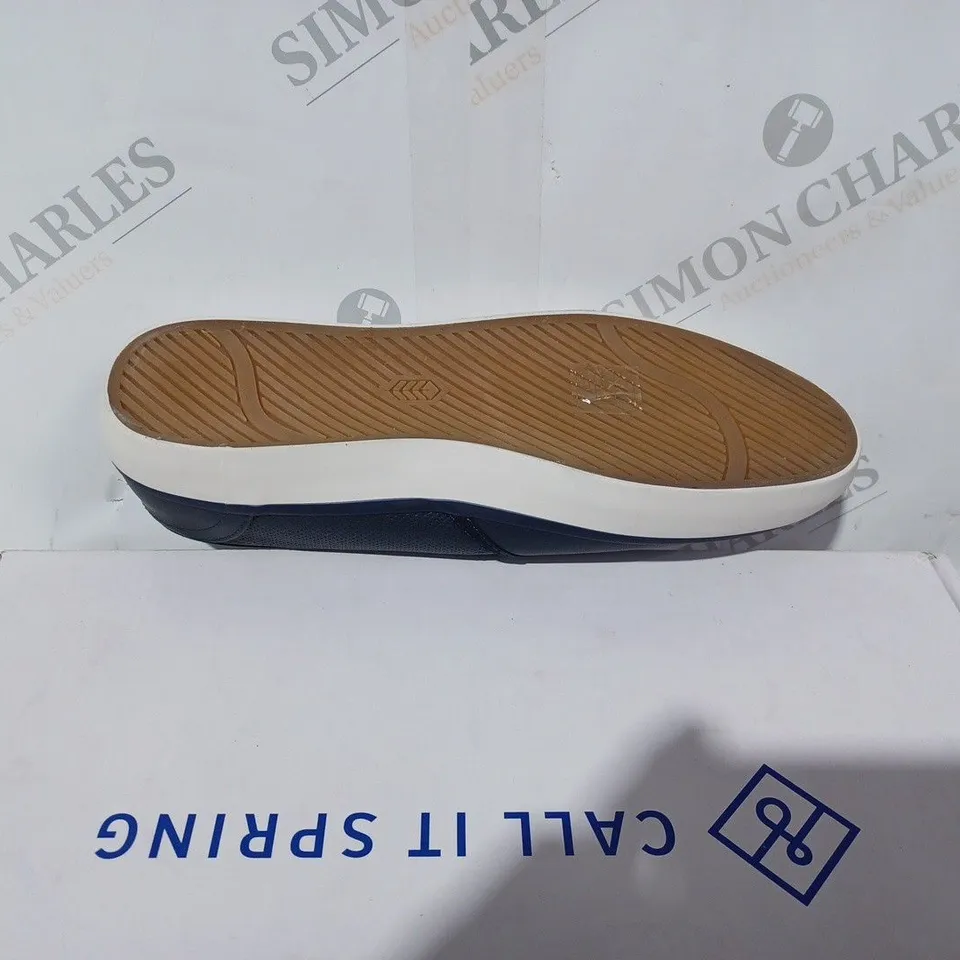 BOXED CALL IT SPRING ZENNE NUBUCK MENS SHOE - SIZE 6