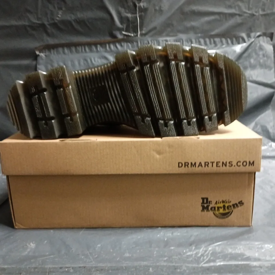 BOXED PAIR OF DR MARTENS CORRAN MARY JANE SHOES IN BLACK SIZE UK 9