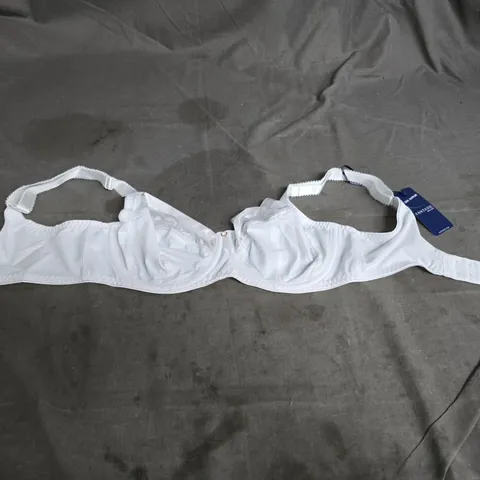 WOMEN'S WHITE BRA WITH FANTASIE TAG 