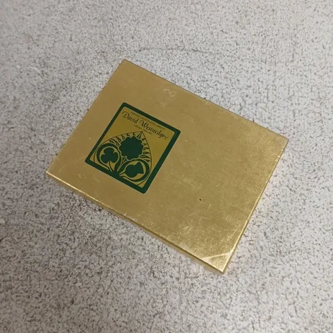 DAVID WESTNEDGE LTD PLASTIC-COATED PLAYING CARDS IN GOLD PRESENTATION BOX – RED & BLUE DECKS