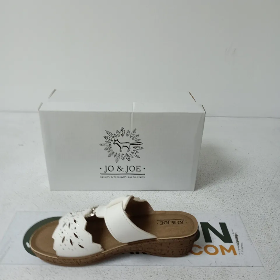 JO & JOE GIBRALTAR WHITE SANDALS – UK 5