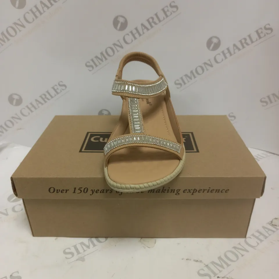 BOXED PAIR OF CUSHION WALK DIAMANTE T BAR SANDALS - 5