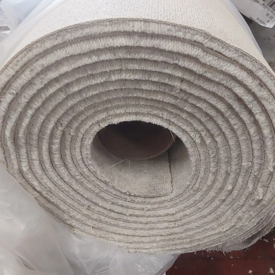 ROLL OF QUALITY PURE & SIMPLE PLAIN FLOCK CARPET - APPROXIMATELY 8.39 x 5m