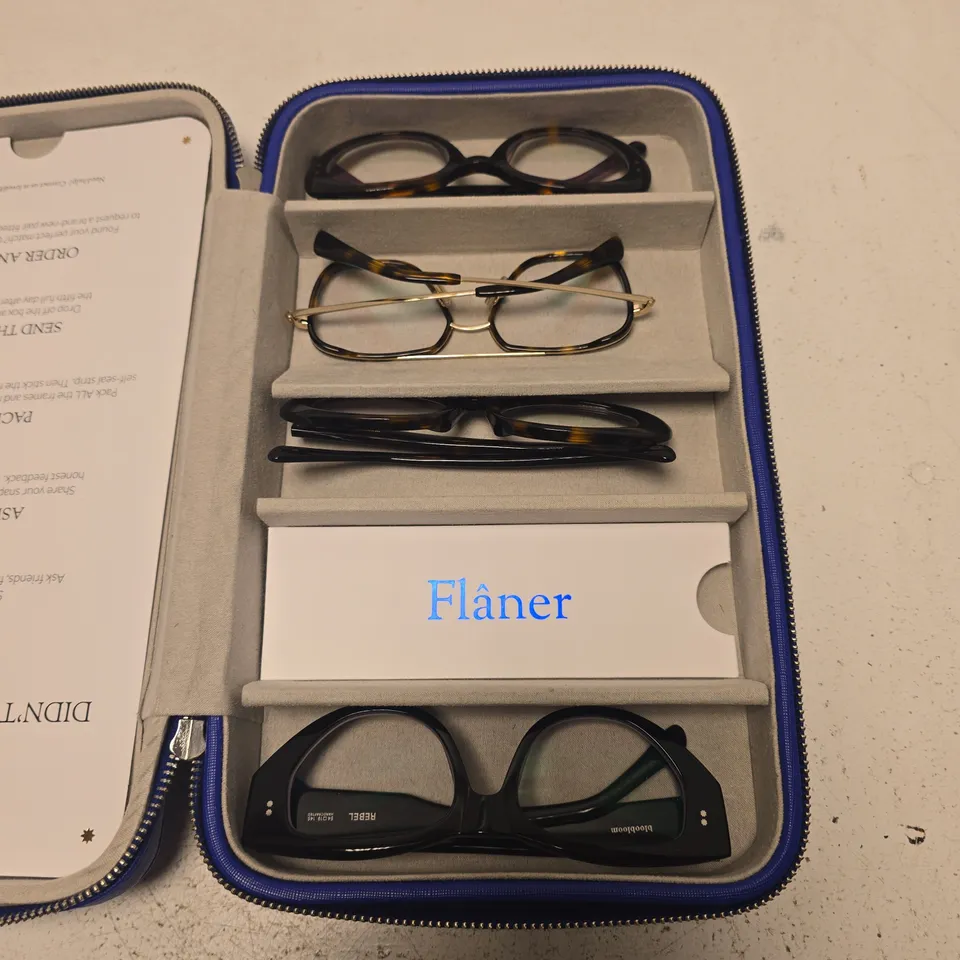 FLÂNER EYEWEAR CASE SET WITH FOUR GLASSES – BLUE ZIP CASE