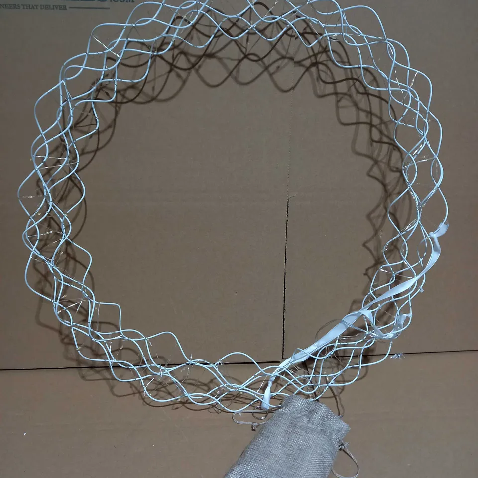 MODERN INTEGRATED LED WREATH 