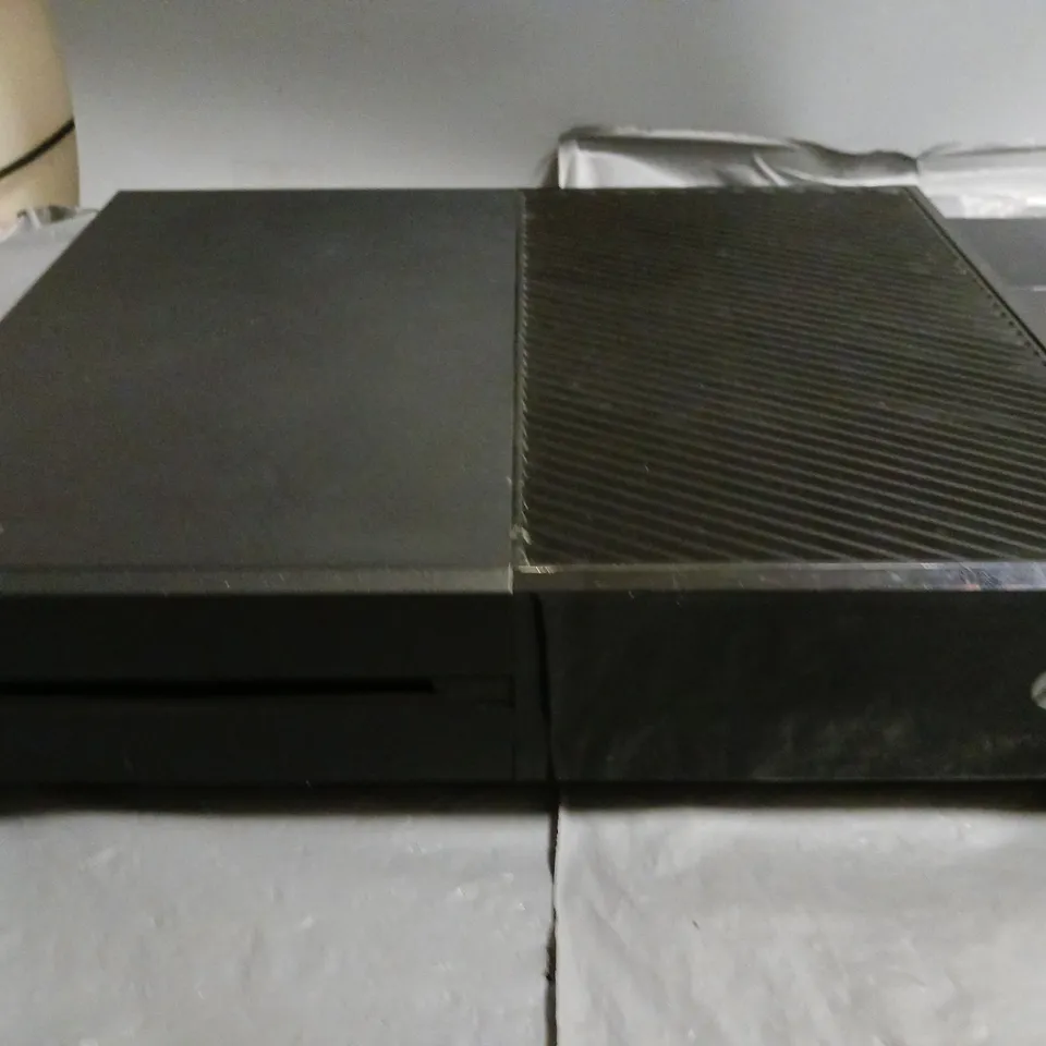 UNBOXED XBOX ONE GAMES CONSOLE WITH LEADS