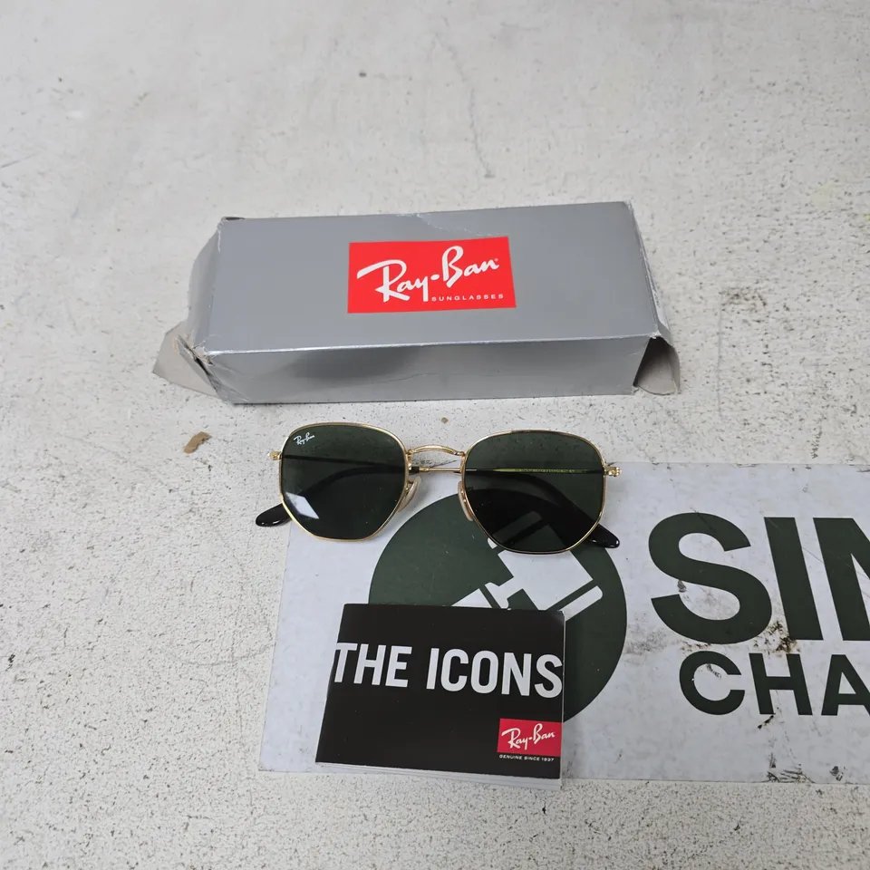 RAY-BAN SUNGLASSES – GOLD FRAME WITH GREEN LENSES (