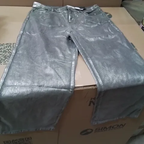 BOXED BRAND NEW APPROXIMATELY 5 JD WILLIAMS METALLIC WIDE LEG JEANS SILVER SIZE 18