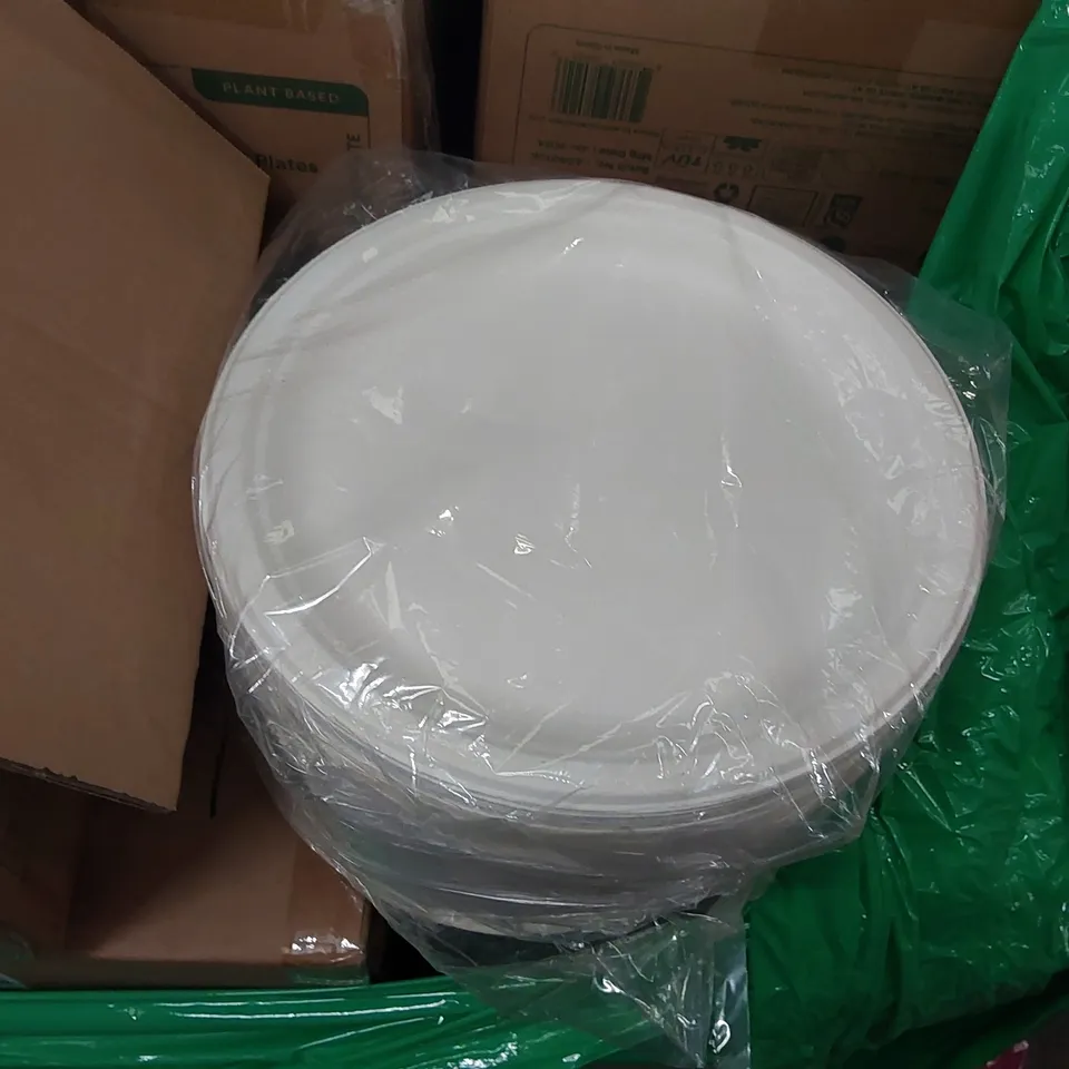 PALLET OF APPROXIMATELY 40 BOXES OF 200x 25.4CM (10") ROUND PULP MOLDED PLATES 