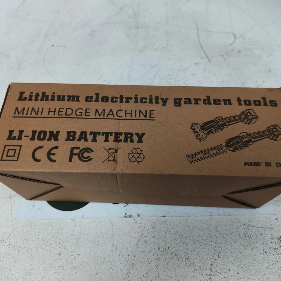 LITHIUM-ION BATTERY MINI HEDGE MACHINE – GARDEN TOOL (BOXED)