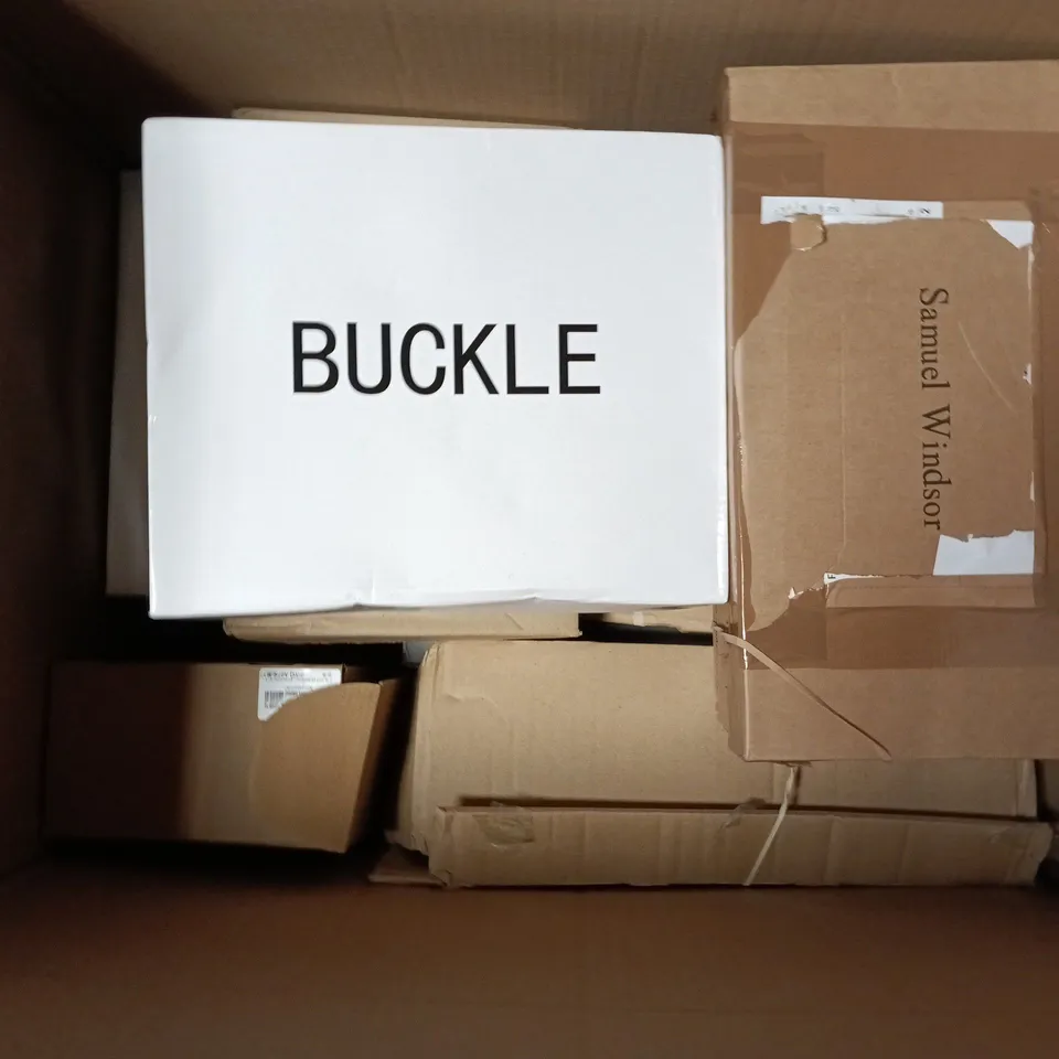 APPROXIMATELY 10 ASSORTED PAIRS OF BOXED SHOES AND FOOTWEAR ITEMS IN VARIOUS STYLES AND SIZES TO INCLUDE ELLA, BUCKLE, CLASSIC, ETC