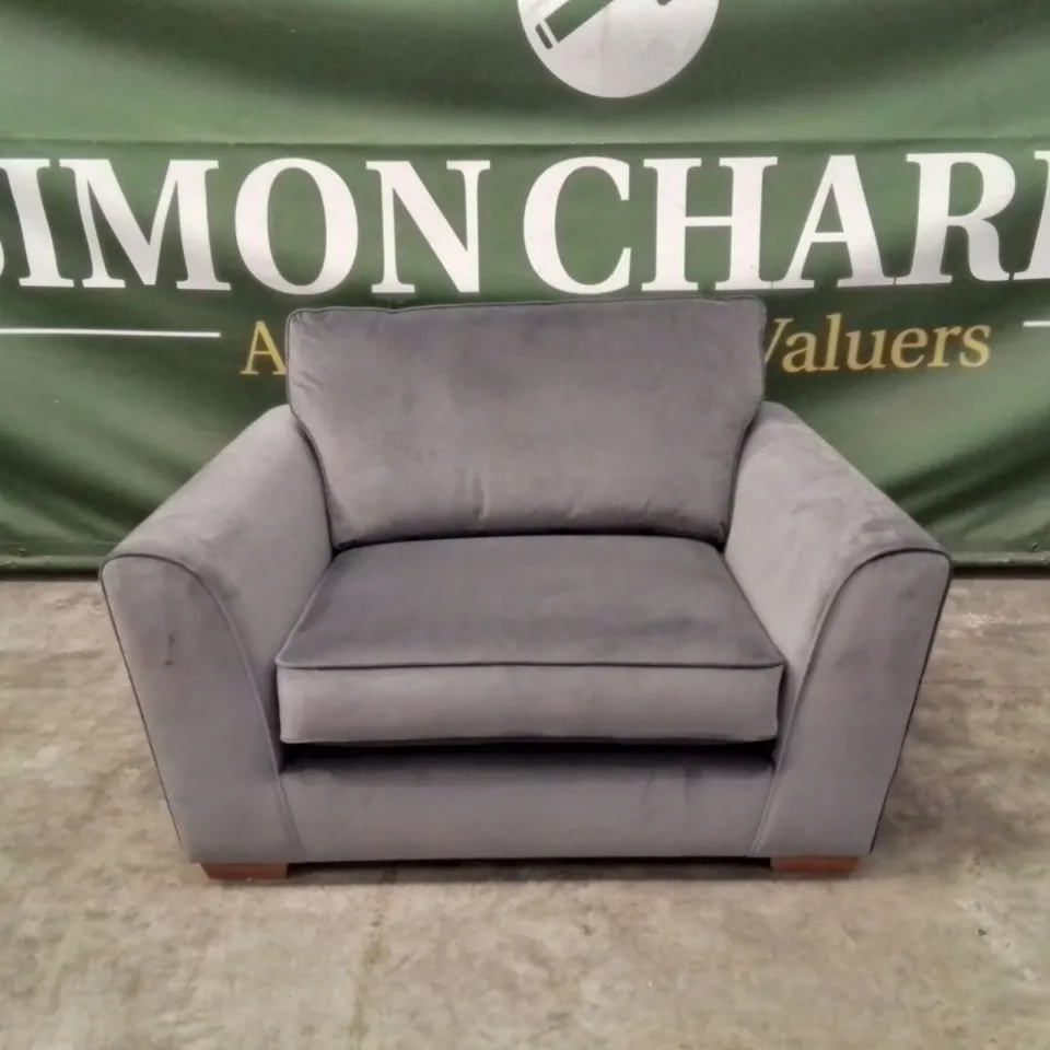 QUALITY DESIGNER EX SHOWROOM JACKSON VELVET SNUGGLE CHAIR - GRANITE