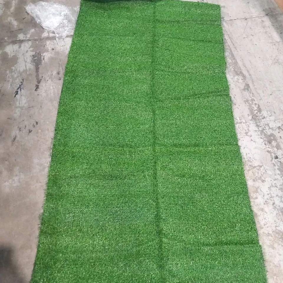 SIX ROLLS OF BRAND NEW MULTI PURPOSE PREMIUM GARDEN TURF (SIZE 200X100 CM PER ROLL)