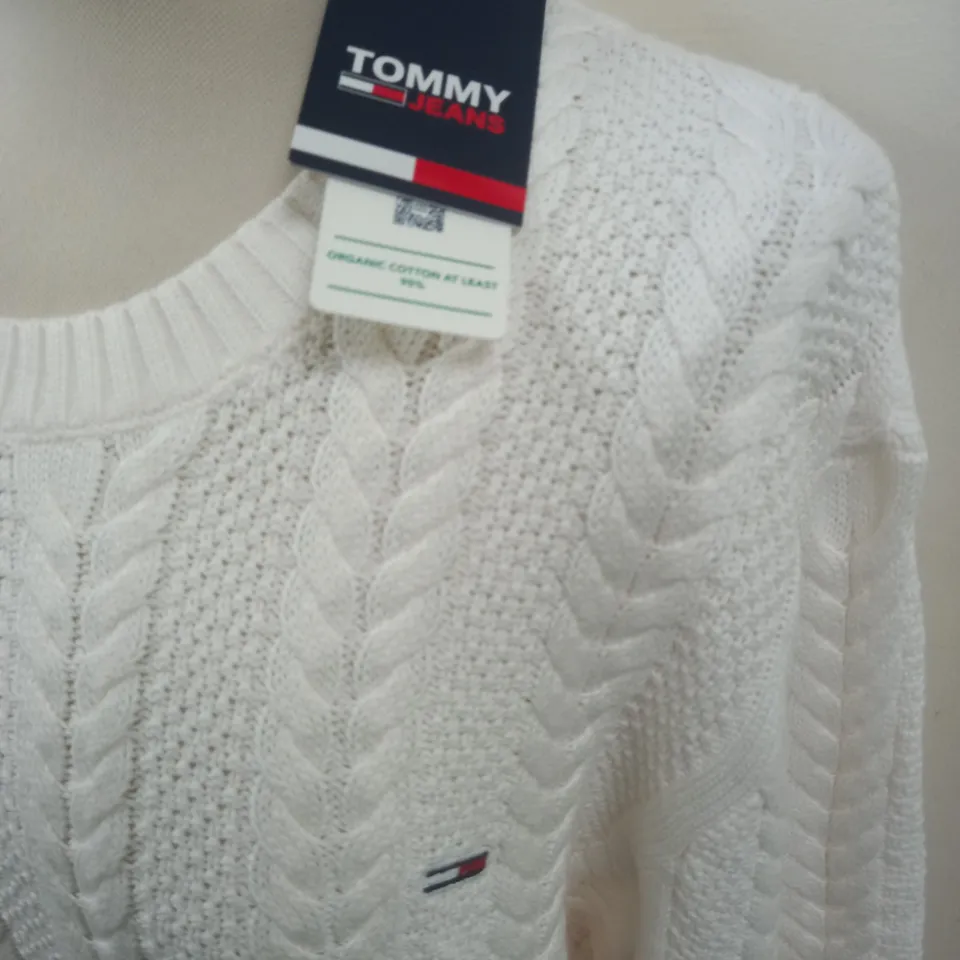 TOMMY JEANS WHITE KNIT LONGLINE JUMPER - XL