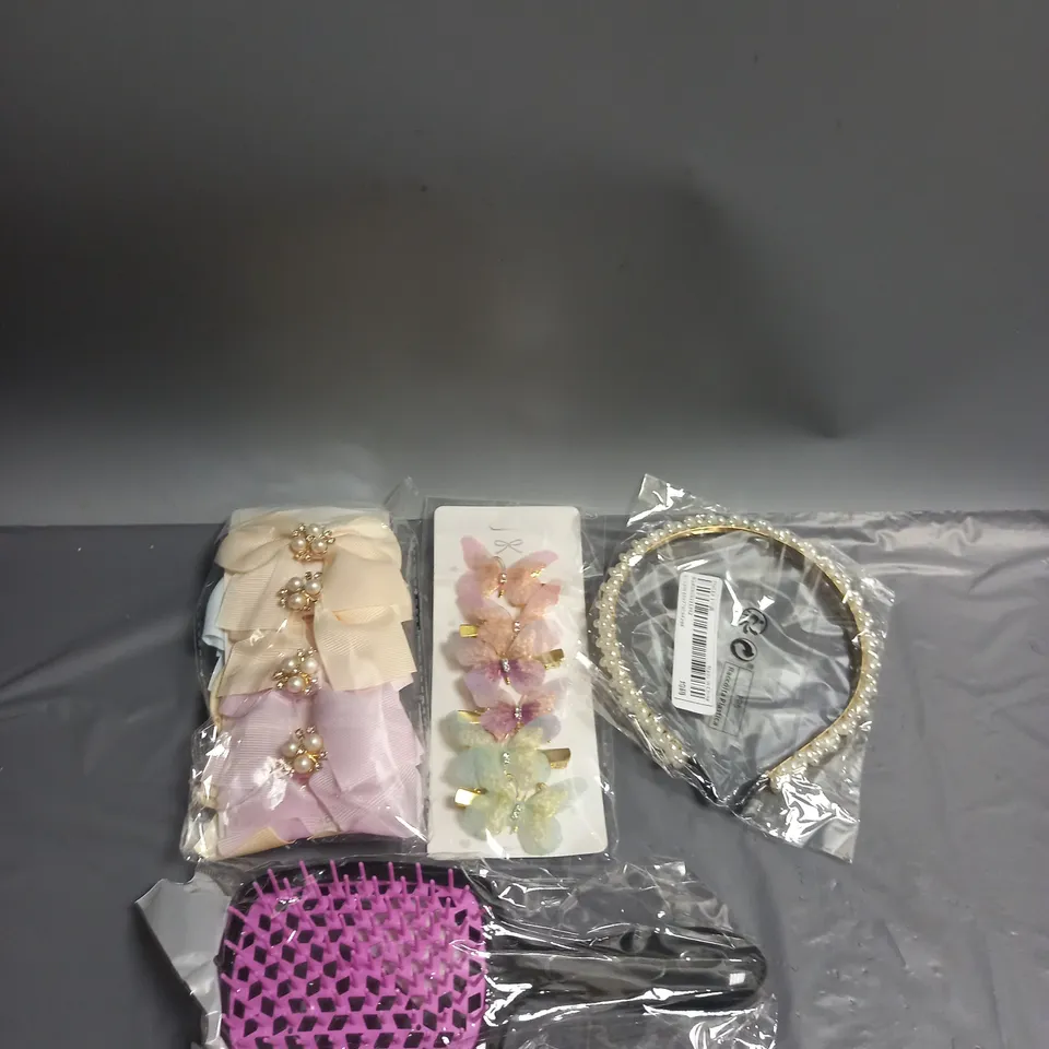 LOT OF APPROX. 12 HAIR CARE ACCESSORIES TO INCLUDE HAIR BANDS, CLIPS AND BOBBLES
