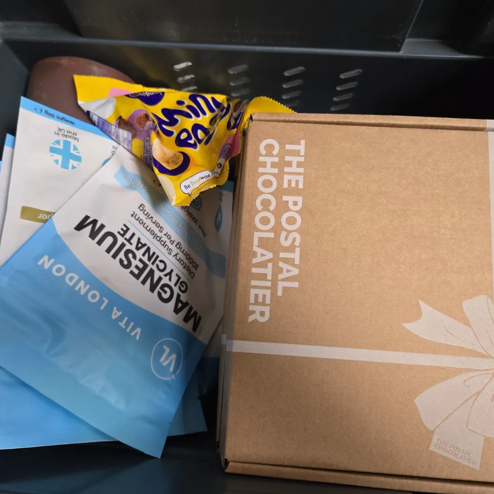 APPROXIMATELY 15 ASSORTED FOOD ITEMS TO INCLUDE GOLD INSTANT COFFEE , CLASSIC ROAST COFFEE , MINI EGGS , ETC 