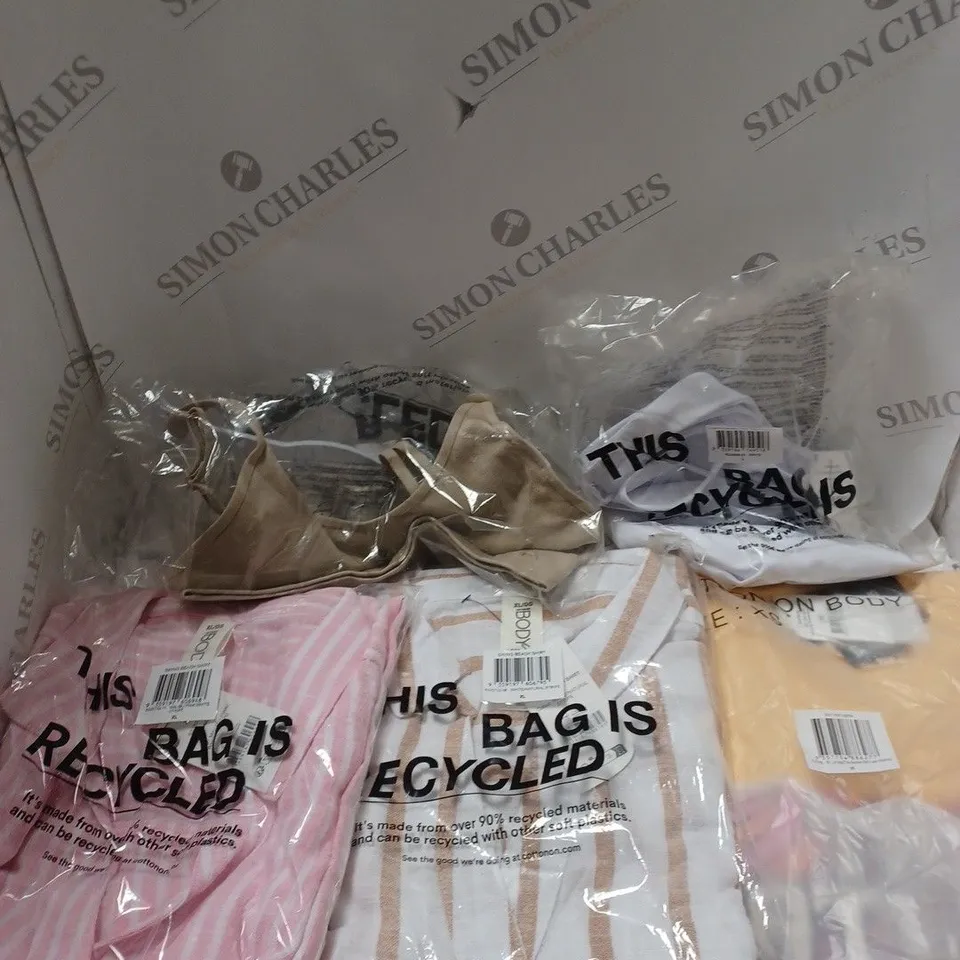 BOX OF APPROXIMATELY 15 ASSORTED CLOTHING PRODUCTS IN VARIOUS BRANDS & SIZES TO INCLUDE STRIPE SHIRTS, TRAINING TOPS, T-SHIRTS ETC