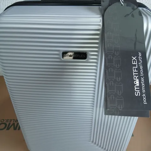 SMARTFLEX SILVER HARD-SHELL SUITCASE – CARRY-ON SIZE