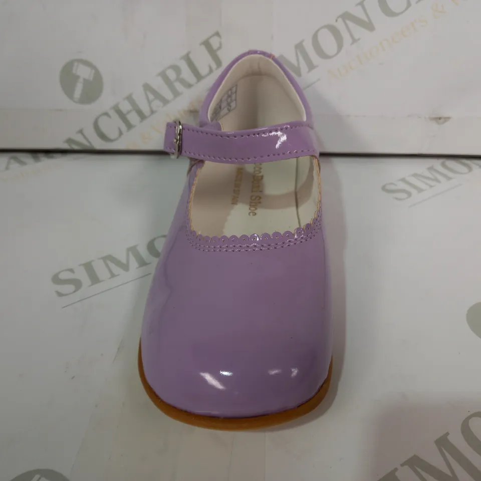BOXED PAIR OF COCOBOXI KIDS SHOES IN LAVENDER SIZE 7
