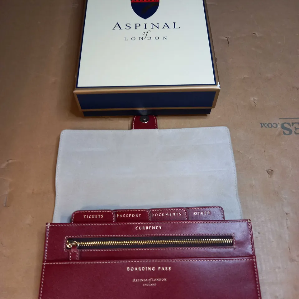 ASPINAL OF LONDON PASSPORT CARRIER