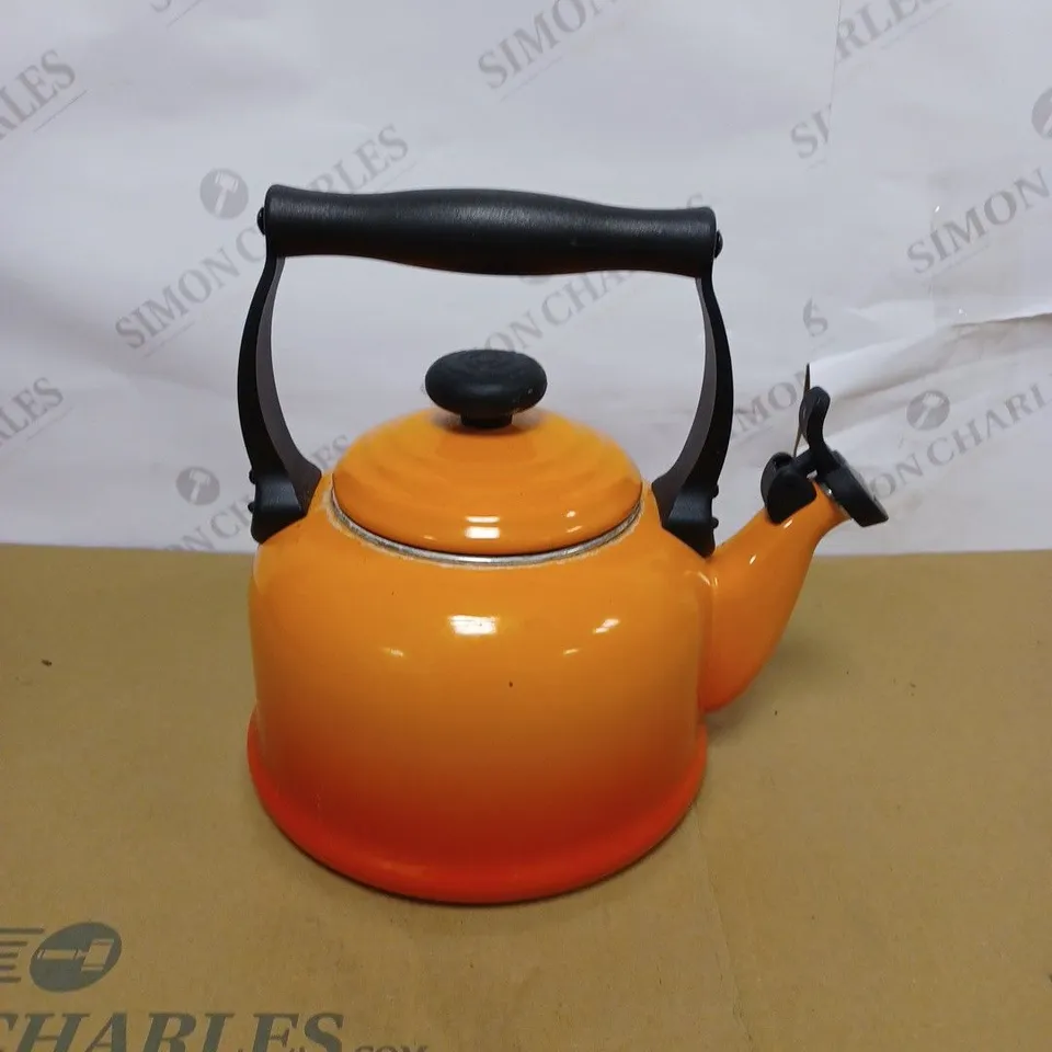 LE CREUSET STOVE KETTLE 2.1L