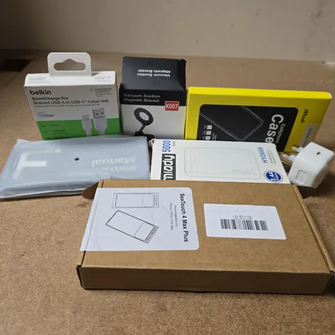 APPROXIMATELY 15 ASSORTED MOBILE PHONE ACCESSORIES TO INCLUDE POWER BANKS, CASES AND CHARGE CABLES