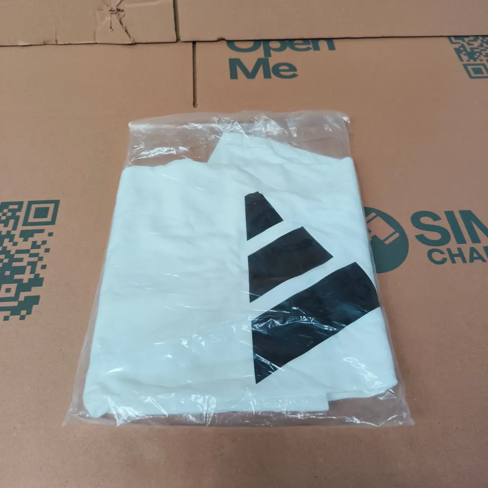 BAGGED ADIDAS GRAPHIC TEE - SIZE S