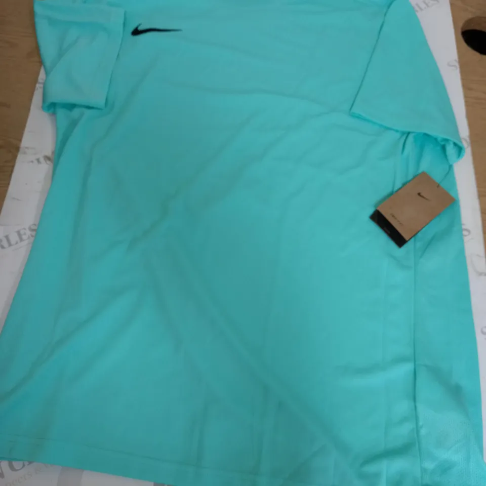 XL NEON GREEN NIKE T-SHIRT