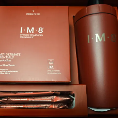 BOXED I.M.8 GIFT SET 