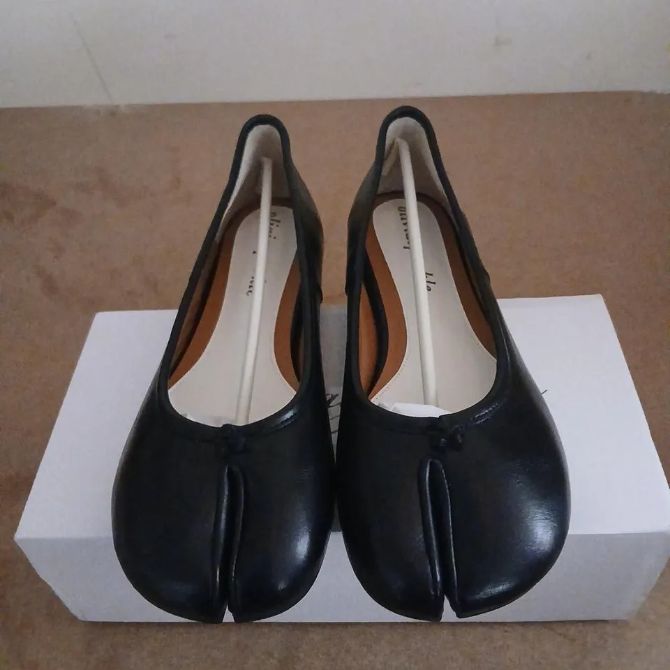 OLIVIA SPARKLE WOMEN'S BLACK LEATHER FLATS, MODEL C1801 NEW, UK 8 (EU 42)
