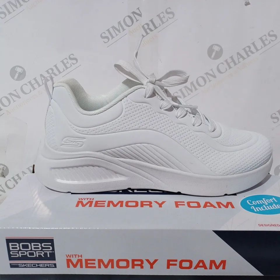 BOXED SKETCHERS BOB BUNO TRAINERS WOMENS - UK 5