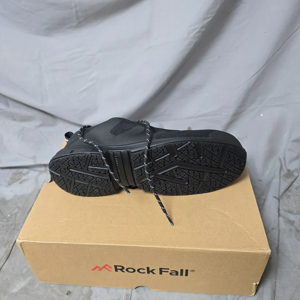 ROCK FALL BLACK MESH TRAINERS – BOXED UK 9