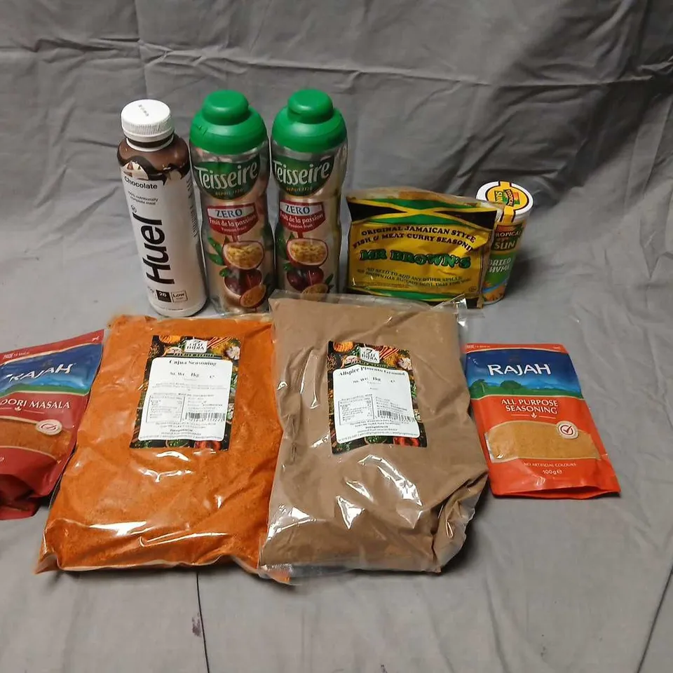 APPROXIMATELY 15 ASSORTED PRODUCTS TO INCLUDE; OLD INDIA ALL SPICE PIMENTO GROUND 1KG, OLD INDIA CAJUN SEASONING 1KG, RAJAH ALL PURPOSE SEASONING, RAJAH TANDOORI MASALA, CURRYWURST SAUCE, GREENFIELDS 