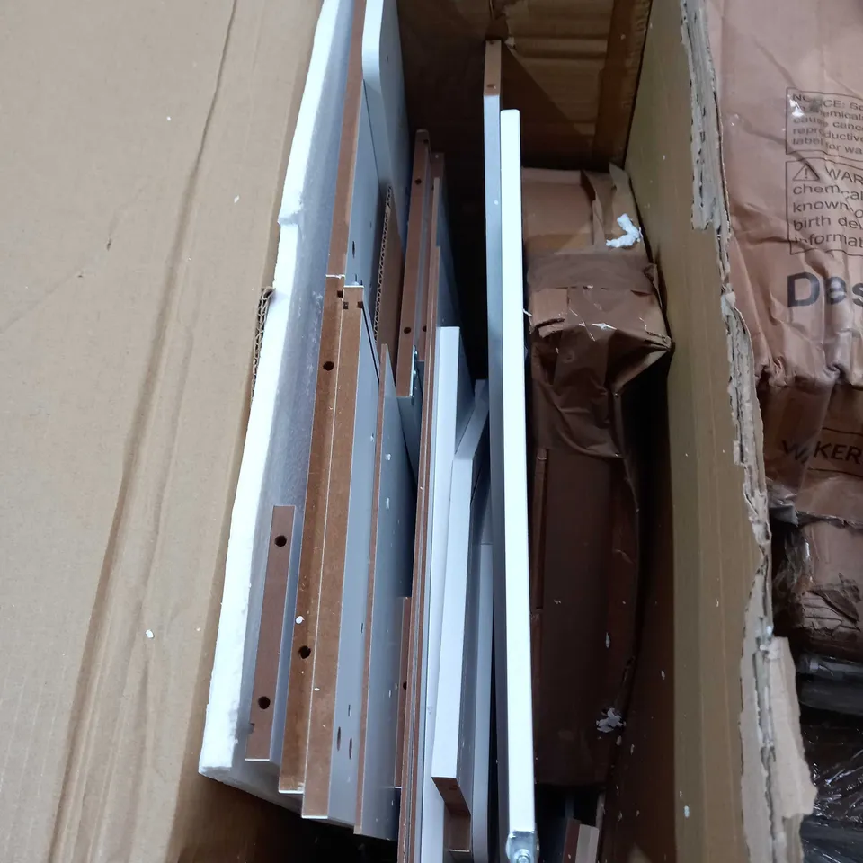 BOXED ULTIMATE CORNER PLAY KITCHEN WITH LIGHTS AND SOUNDS RRP £229.99